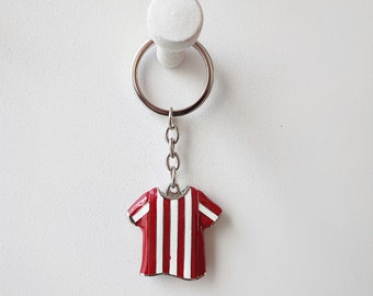 Red white jersey, football jersey key chain, alloy and enamel soccer jersey key ring, μεταλλικο μπρελοκ Ολυμπιακός