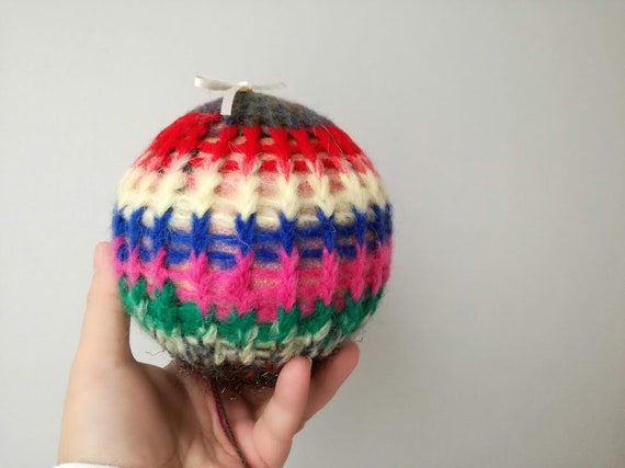 Knit Christmas bauble, colourful Christmas bauble, knit Xmas ornament, multicolor Xmas tree ball, boho, rustic Christmas decor ball