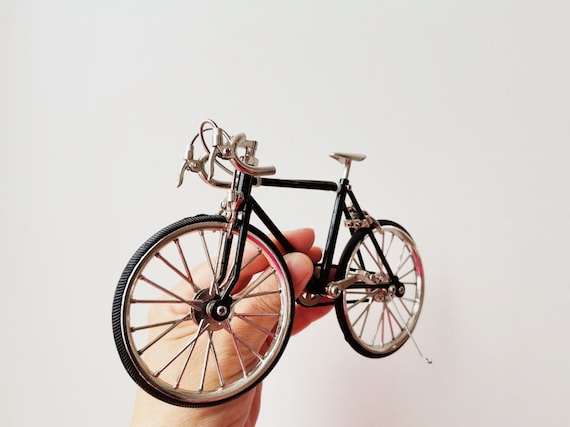 Orbita helicóptero cazar Miniatura de bicicleta negra juguete coleccionable vintage - Etsy España