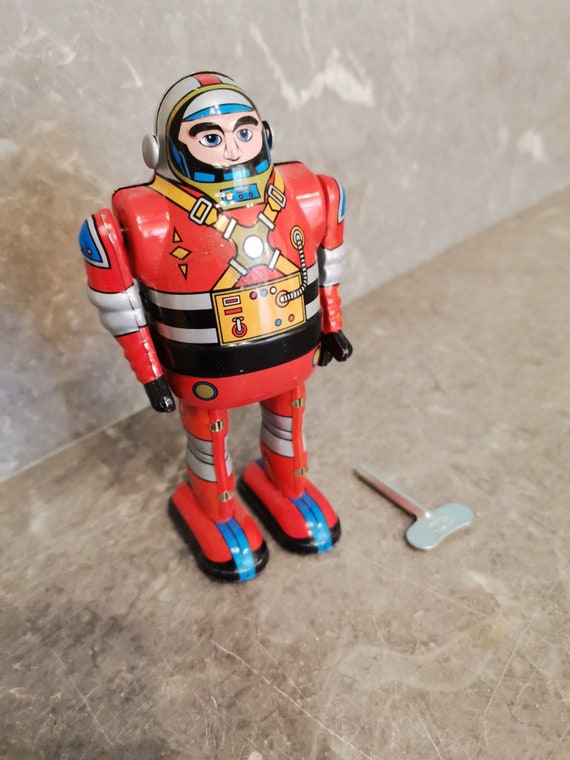 Astronaut Robot Toy, Wind up Toy of Tin Astronaut in Red Suit, Collectible Vintage  Astronaut Toy - Etsy Israel