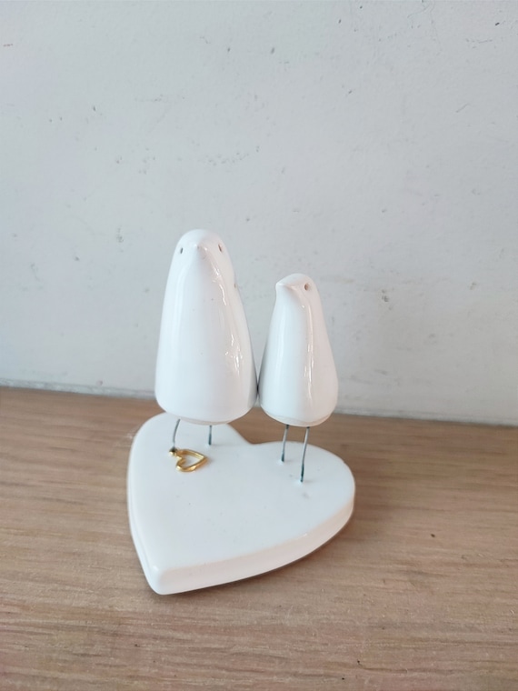 Two birdies figurines, two birds on heart stand, ceramic grey birdies with wire legs on ceramic heart stand, lovebirds ceramic sculpture