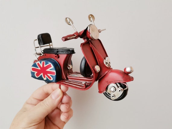 Red scooter miniature, with British flag, vintage, collectible, red scooter, Italian style scooter miniature with Union Jack