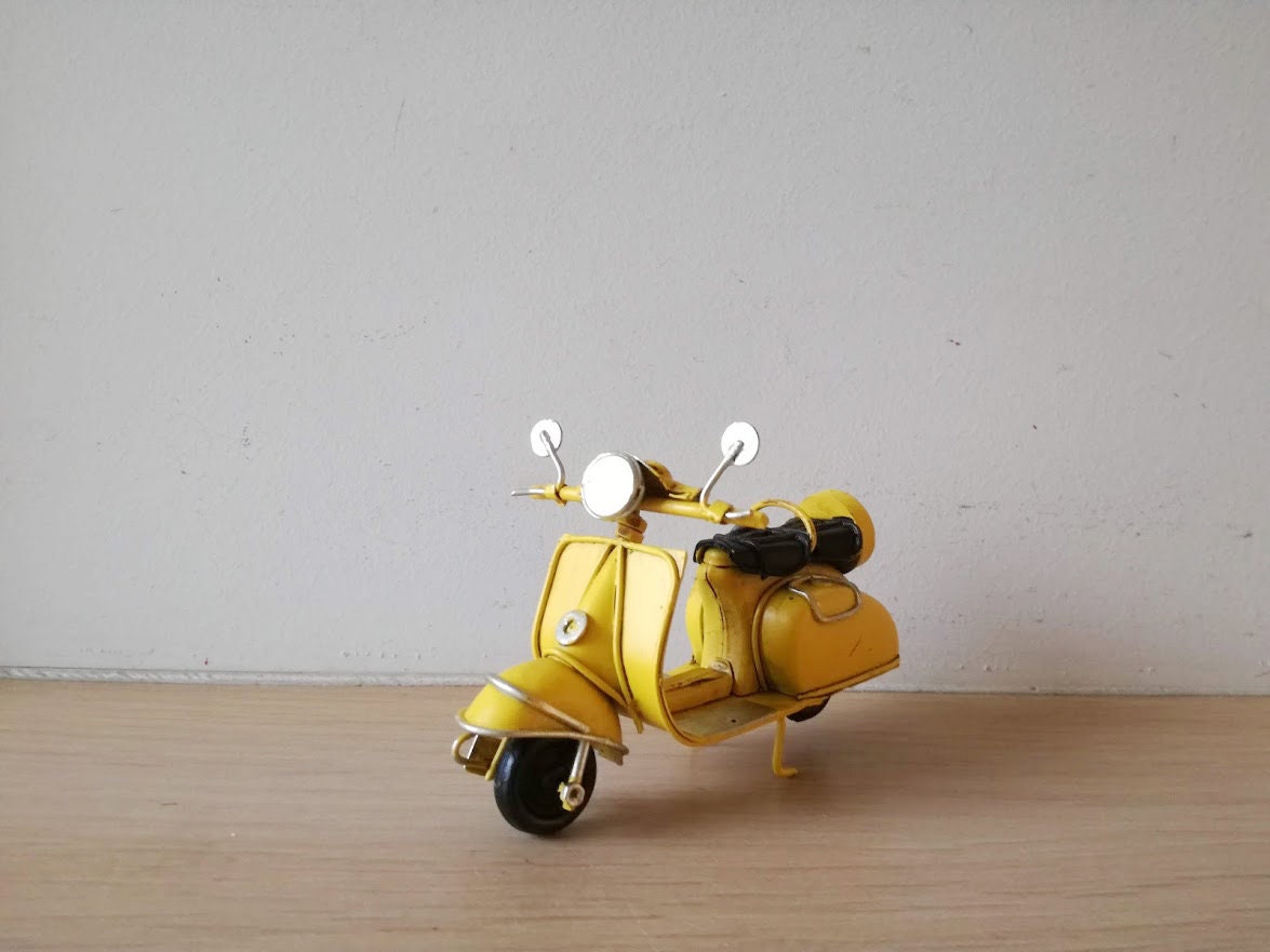 Brass Vintage Style Scooter Miniature Showpiece Figurine 