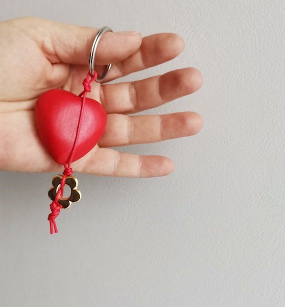 Red heart key ring, red wooden heart key holder, red heart gold flower key chain, boho heart key ring, Valentines heart key chain