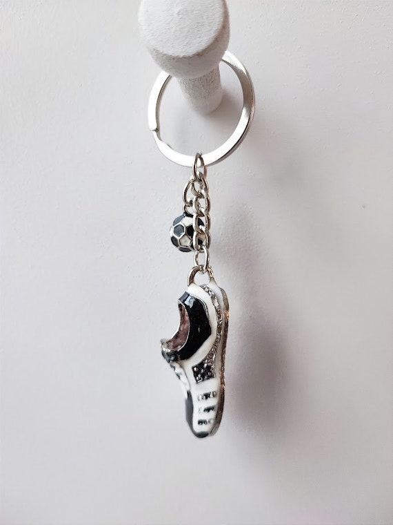 Football shoe keyring, black and white football shoe, soccer shoe key ring, soccer shoe key chain, mens gift, μπρελόκ ΠΑΟΚ