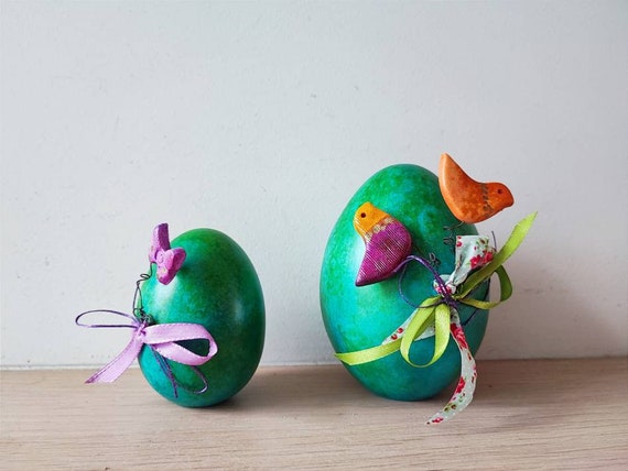 Green Easter egg figure, ceramic Easter egg, green egg decorated with birdies and ribbons, decorative Easter egg