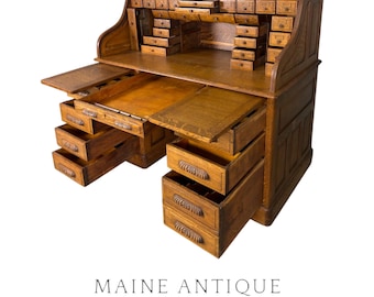Antique Roll-Top Desk by Cleveland Desk Company, Victorian, Quarter-Sawn Oak  #22665