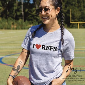 T-shirt I LOVE REFS - Chemise amusante - Maillot de football - Maillot de football - Chemise de sport amusante - Carton rouge Quoi ?