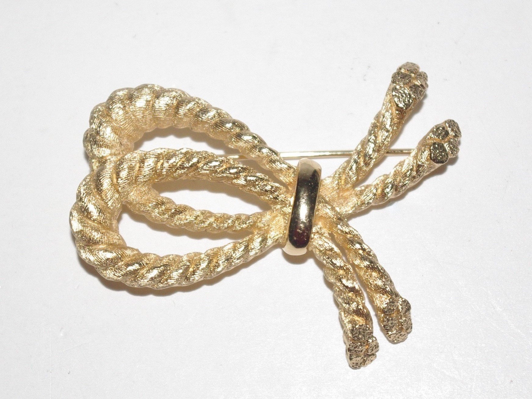 RESERVED for PHEOBE - Christian Dior Brooch - Gold Tone Rope Design ...