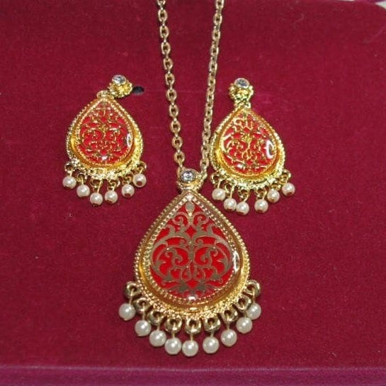Jackie Kennedy Red and Gold Jewelry Set with Pin Pendant Necklace and