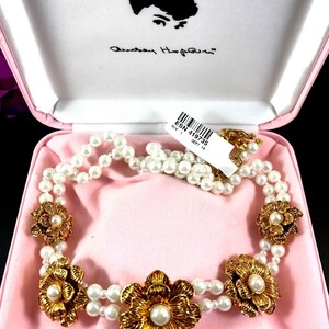 Audrey Hepburn Pearl Necklace With Gold Flower Accents by - Etsy