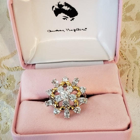 Audrey Hepburn Ring - Gold with Crystals