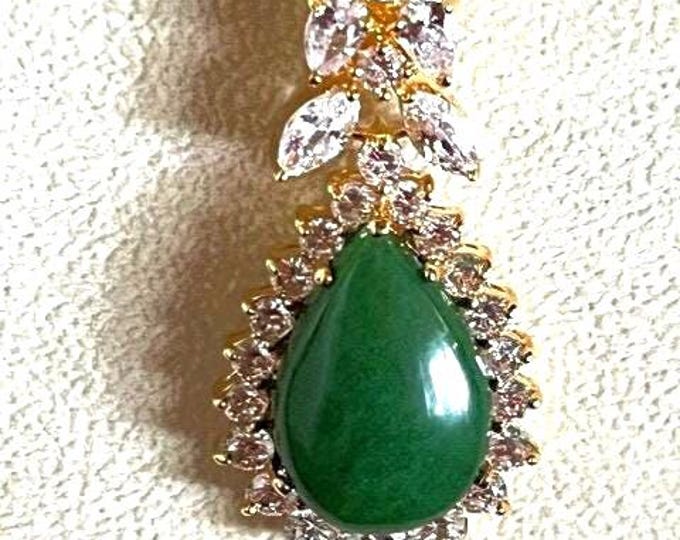 Jackie Kennedy Pendant Necklace JBK Gold and Green Aventurine Pendant Necklace by Camrose Kross Gift for Her Anniversary or Birthday 198a