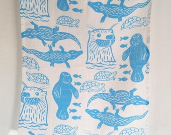 Cotton Tea Towel | Florida River Animals cotton dish towel | Florida souvenir | Florida theme home decor for kitchen