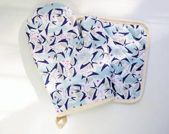 Swallowtail Kites Oven Mitt and Pot Holder Set – Coastal Kitchen Decor
