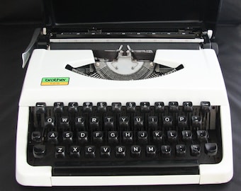 Brother 100 White Manual Typewriter, White & Black, QWERTY Keyboard, Used, Circa 1983