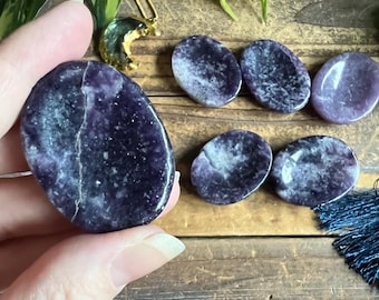 Lepidolite, pietra antistress / cristalli da tenere in mano