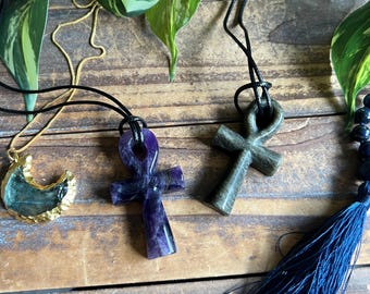 Collana Ankh di cristallo - Ametista, ossidiana con riflessi dorati, cristalli, ciondolo