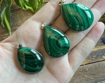 Collana con ciondolo in cristallo di malachite - Gioielli, Cristalli