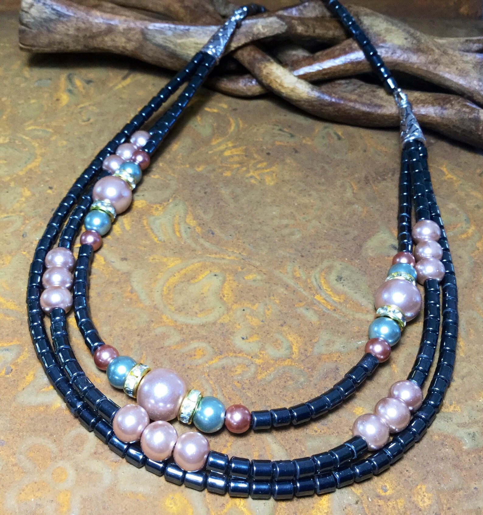 Graue und rosa dreisträngige Halskette | Etsy