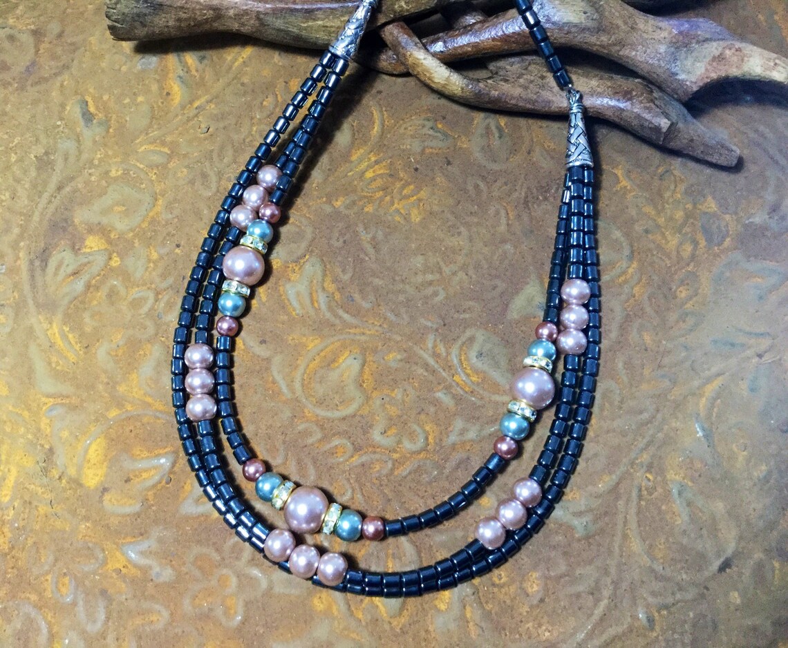 Graue und rosa dreisträngige Halskette | Etsy