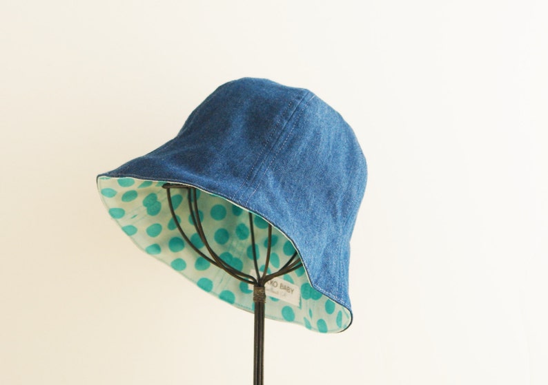 Chapeau de soleil pour bébé, chapeau d'été pour bébé, chapeau de soleil neutre à pois bleu aqua, chapeau d'été réversible, chapeau d'été pour tout-petit sur commande image 4