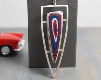 Pendentif en fordite : bijoux d'art modernes en argent sterling avec agate de Detroit