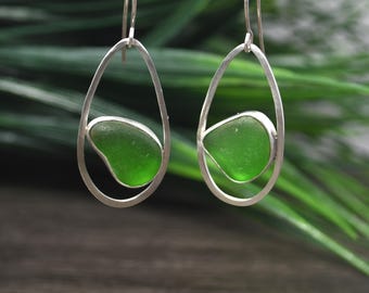 Boucles d'oreilles en verre de mer vert citron : pendantes en argent sterling, verre de plage anglais