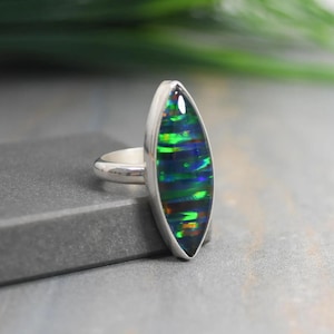 Handgemachter Sterling Silber Aurora Opal Ring - Irisierend Größe 6