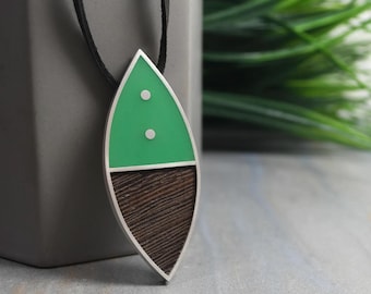 Pendentif en bois de wengé et en résine : collier de bijoux d'art en argent sterling