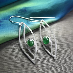 Orecchini con tsavorite – Orecchini pendenti in argento sterling – Gioielli unici con pietre preziose di granato verde