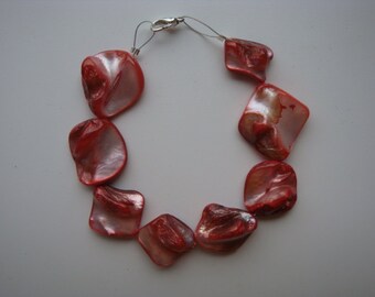 Red mother of pearl bracelet