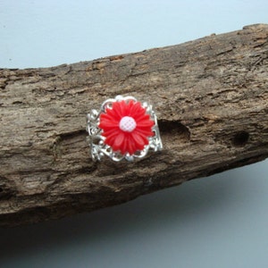 Red flower ring