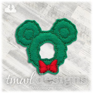 Mr Mouse Christmas Wreath Feltie Digital Design File - 1.75"
