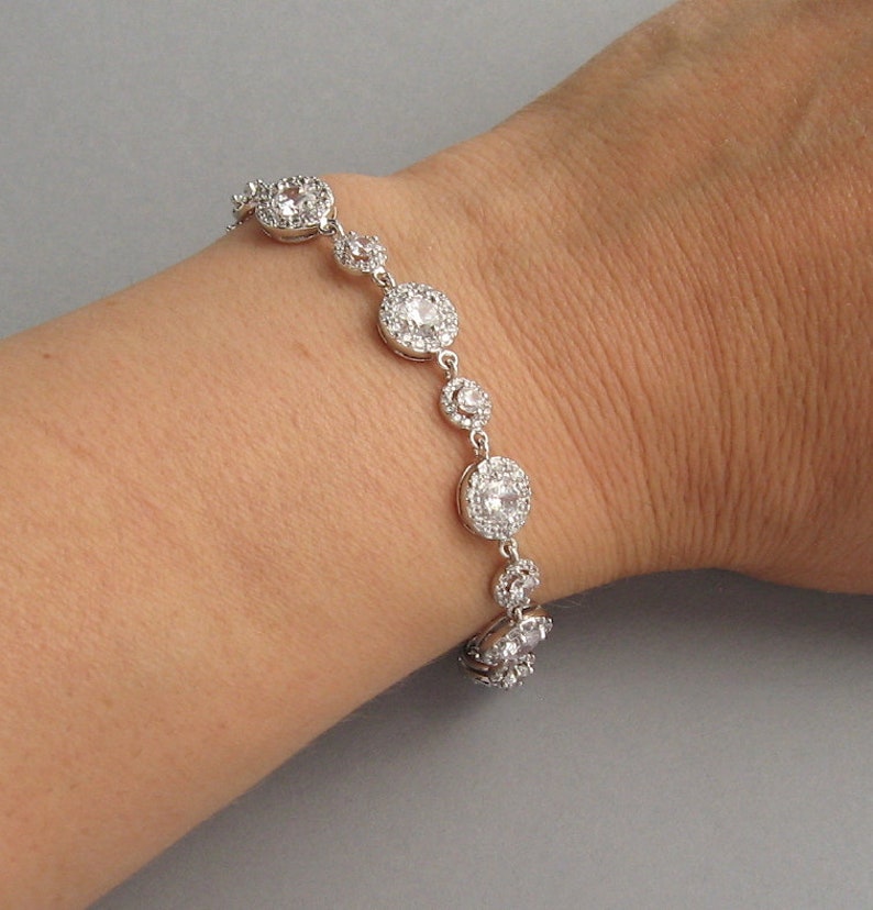 Bracelet and Earrings Set Daisy Gift For Her Bridesmaid Gift Rhodium Plated Bridal Jewelry Wedding Round Zircon Jewelry Set