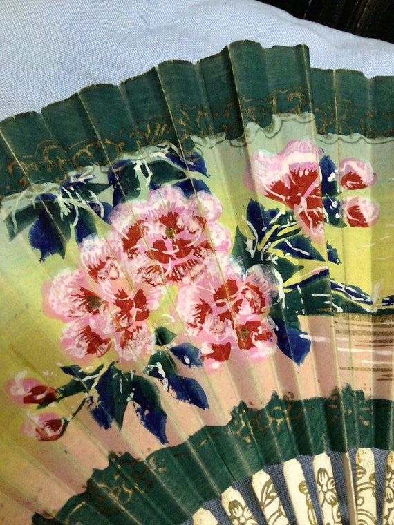 Vintage Japanese Painted Paper Fan - image 4