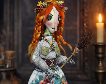 Muñeca Bruja OOAK – Bruja folclórica textil hecha a mano – Decoración mágica rústica – Regalo de Halloween / Cottagecore / Brujería – Muñeca de arte coleccionable