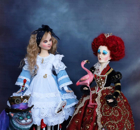 【Queen of Hearts】フィギュリン　人形 Queen of Hearts Art Figurine, Alice in Wonderland Inspired