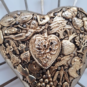 Exvoto del Sagrado Corazón: Corazón de Madera Milagros de Plata con Clavos, Decoración de Pared, San Valentín imagen 3