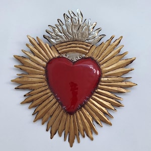 Handwerkliche rote Farbe Sacred Heart w / Gold Halo und golden / silberne Flamme, Volkskunst Milagro Herz, Wandbehang, Herz-Wanddekoration, Valentine