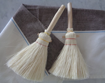 Handmade Corn Husk Brushes: Artisanal Paint, Crumb, and Decorative Brushes - Set of 2