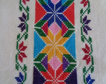 Huipil bordado a mano: decoración de pared mexicana en punto de cruz