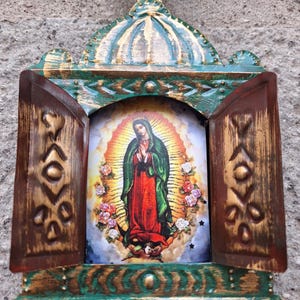 Jungfrau von Guadalupe Nicho: Handgefertigter Kirchenschrein aus Zinn