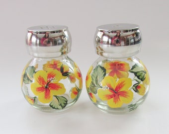 Hibiscus Salt and Pepper Shakers, Floral Kitchen Decor, Hand-painted Flowers Glass Shaker, Round Yellow Hibiscus Flowers Decor