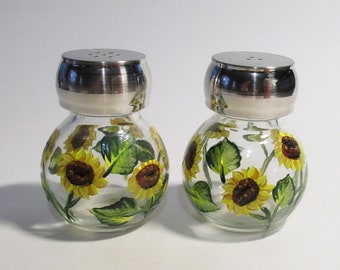 Sunflower Salt and Pepper Shakers, Floral Kitchen Decor, Hand-painted Flowers Glass Shaker, Round Yellow Sunflower Decor