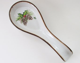 Hand-painted Pinecones and Winter Greenery Spoon Rest, Speckled with Brown Edge, Cooking Utensil Holder, Holiday Kitchen Decor, 8.5 inch