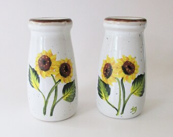 Sunflower Salt and Pepper Shakers, Speckled with Brown Edge, Sunflower  Kitchen, Hand-painted Flowers Ceramic Shaker, Yellow Sunflower Decor