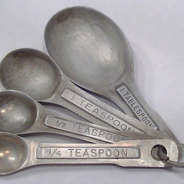 Measuring Spoon Set - Vintage Oval Aluminum