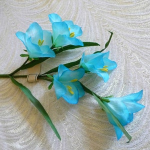 Vintage Millinery Flowers Aqua Turquoise Silk Freesia Lilies Spray of Five NOS from Germany for Hats, Bouquets, Corsages, Wedding 2FV0053TQ