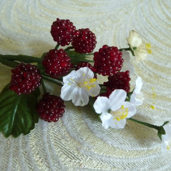 Millinery Raspberry Spray Ruby Red Berries Beaded Fruit with Flowers for Hats Crafts Hair Crowns Clips Costumes F18B